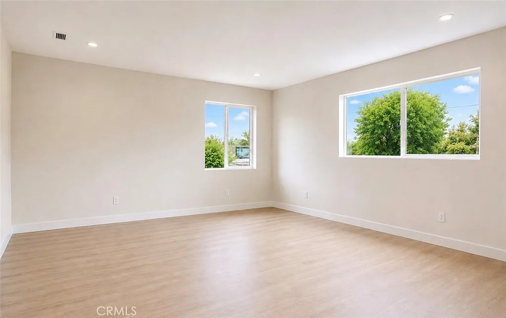 2 bed, 820 sqft, $2,750 — Photo 4