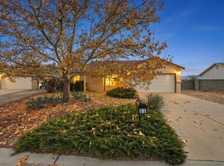 11 El Tigre Dr, Los Lunas, NM 87031