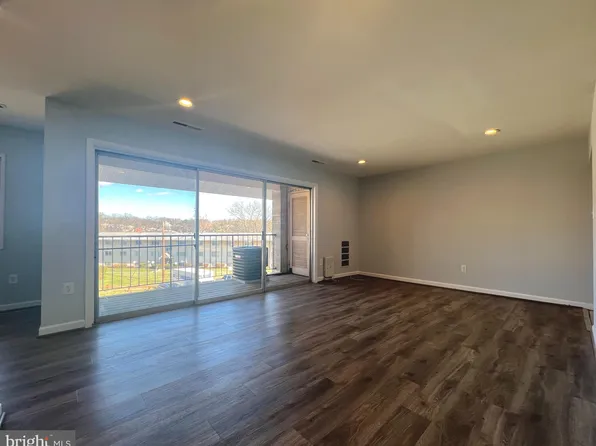 5418 85th Ave APT 201, New Carrollton, MD 20784