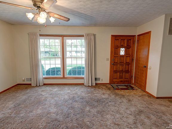 5th image of 1121 Yale Ave