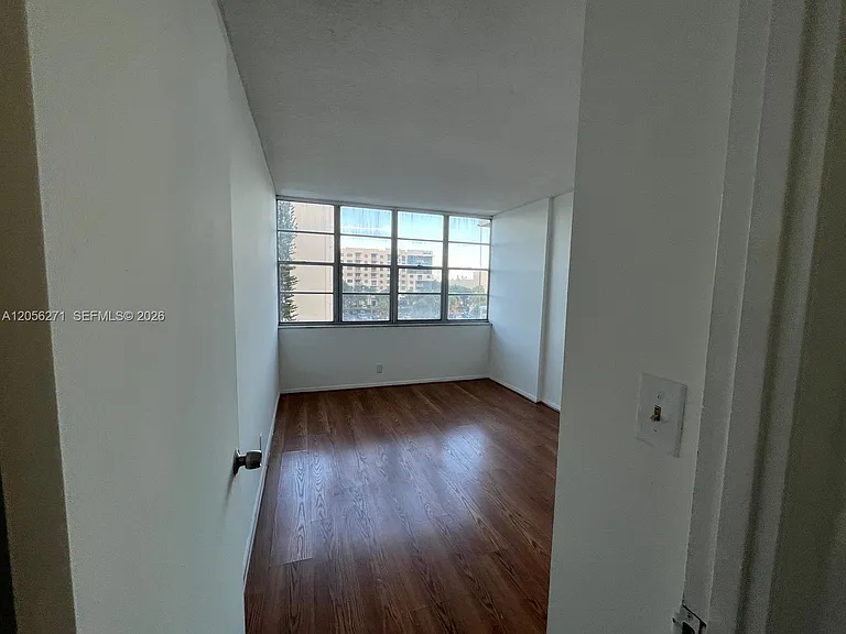 2025 NE 164th St #408 — Photo 8