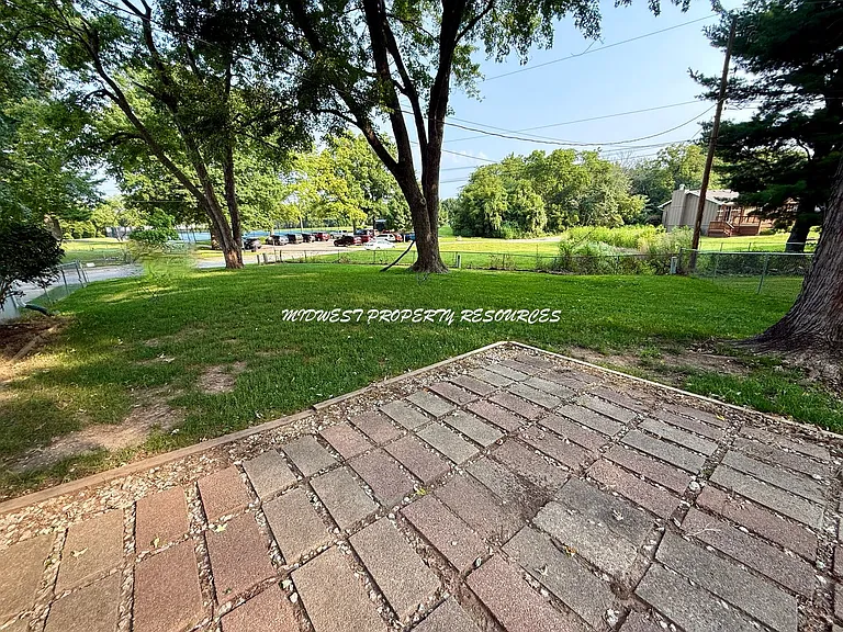 1100 NE Columbus St — Photo 22