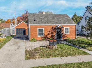 941 Riverlawn St, Neenah, WI 54956