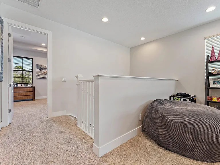 1077 Faulkner Ter — Photo 29