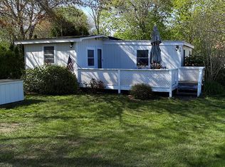 28 Burnham St, Charlestown, RI 02813