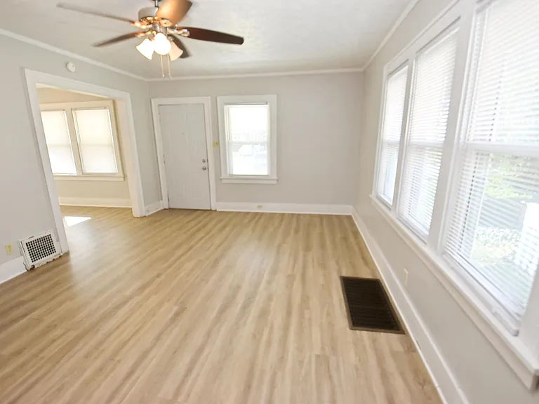 1315 Longfellow Ave — Photo 6