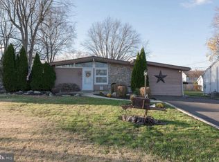 26 Holly Dr, Hatboro, PA 19040