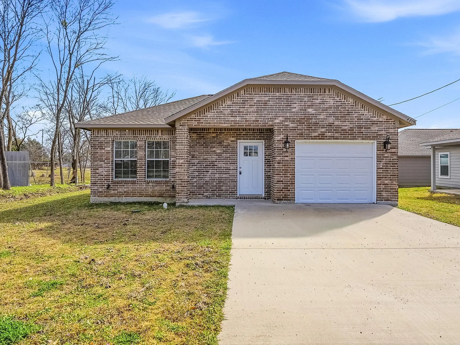 3 bed, 1454 sqft, $1,500 — Photo 1