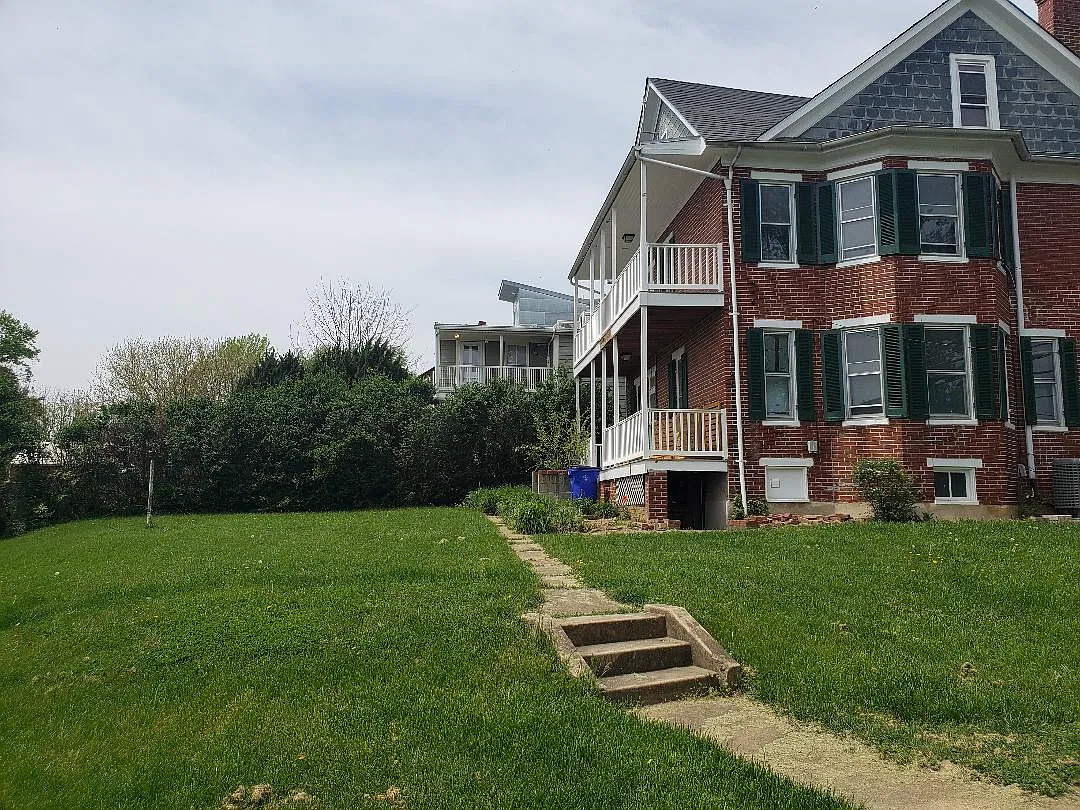 2 bed, 979 sqft, $2,000 — Photo 3