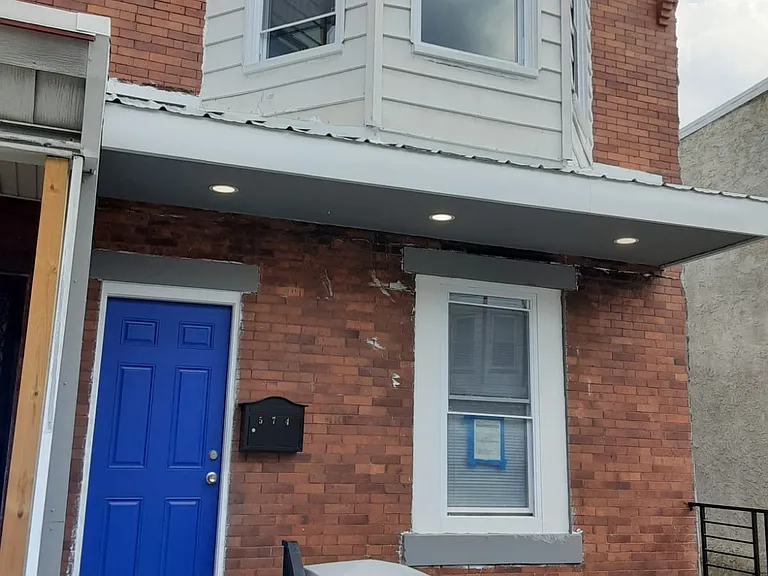 574 E Herman St — Photo 14
