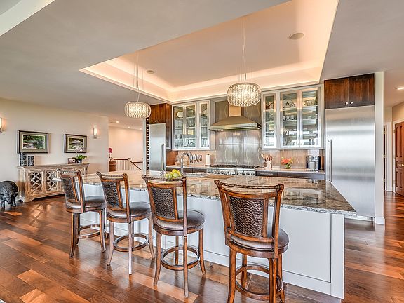 Huge Island With Seating