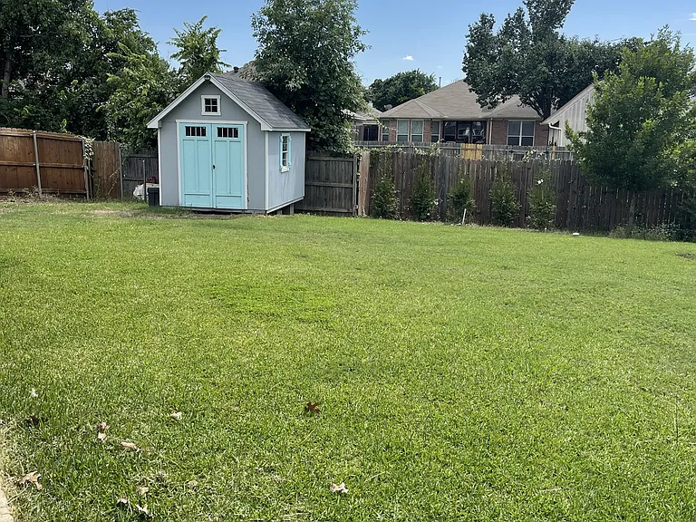 5025 Bayberry Dr — Photo 32