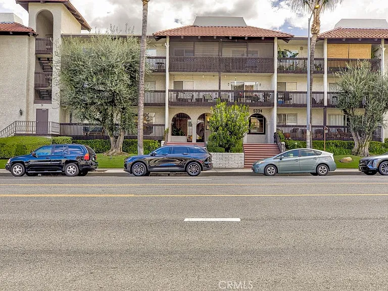 5334 Lindley Ave — Photo 1