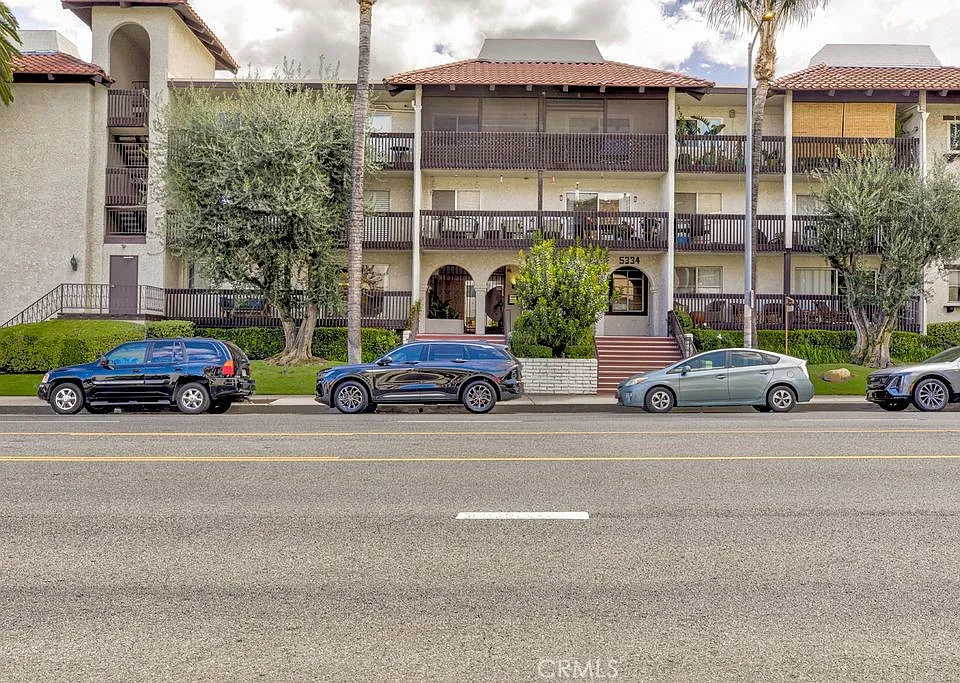 5334 Lindley Ave