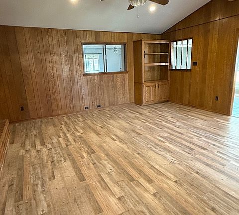 4th image of 6514 Sayle St