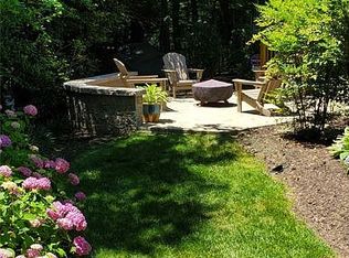 8507 Silverview Dr, Lorton, VA 22079