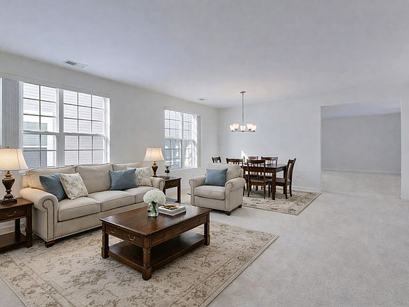 3rd image of 2594 Venetian Ln
