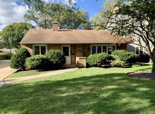 296 Herrick Rd, Riverside, IL 60546