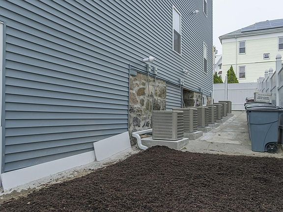 3rd image of 190 Campbell Ave