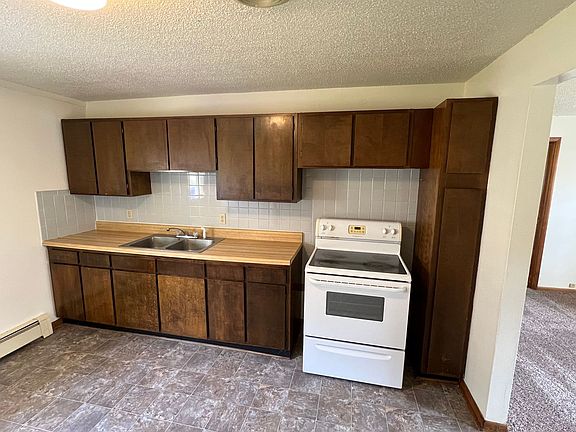4th image of 824-8245 W 11th St