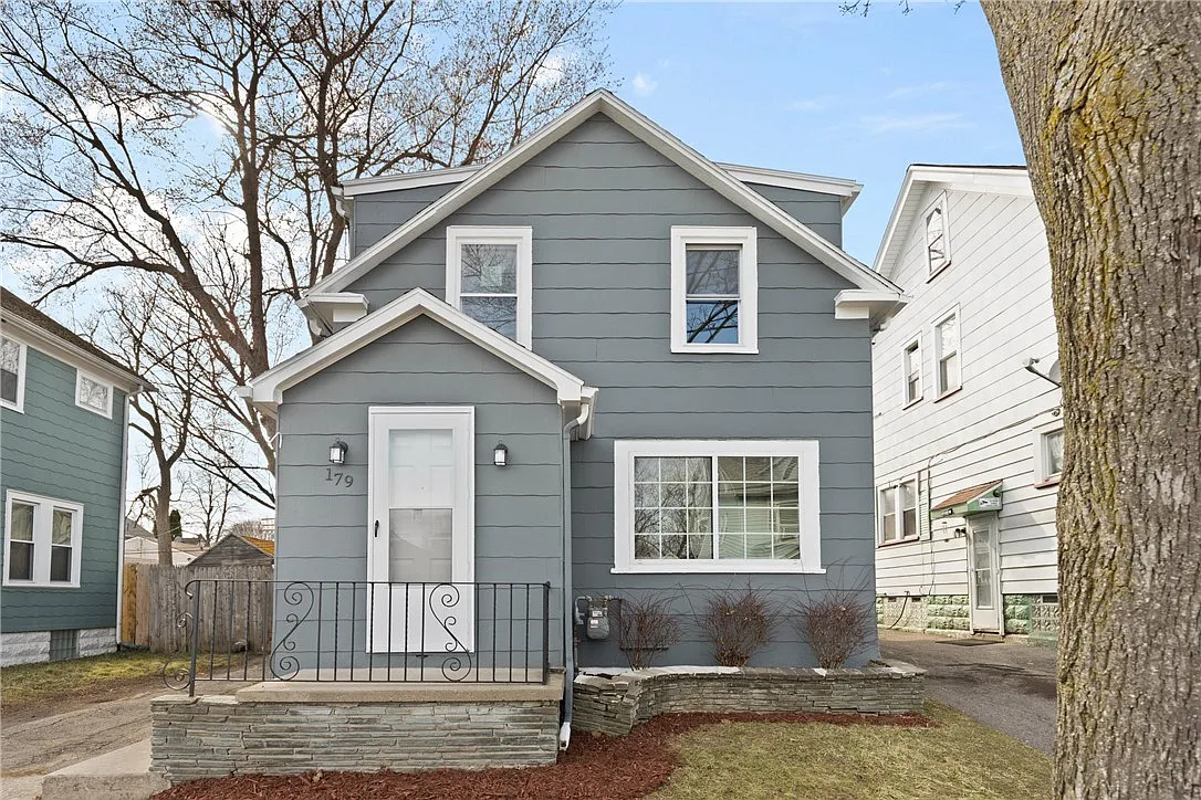179 Nichols St photo 1