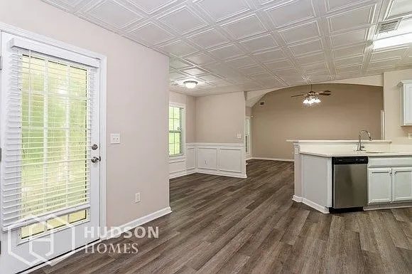 426 Madison Ave — Photo 9