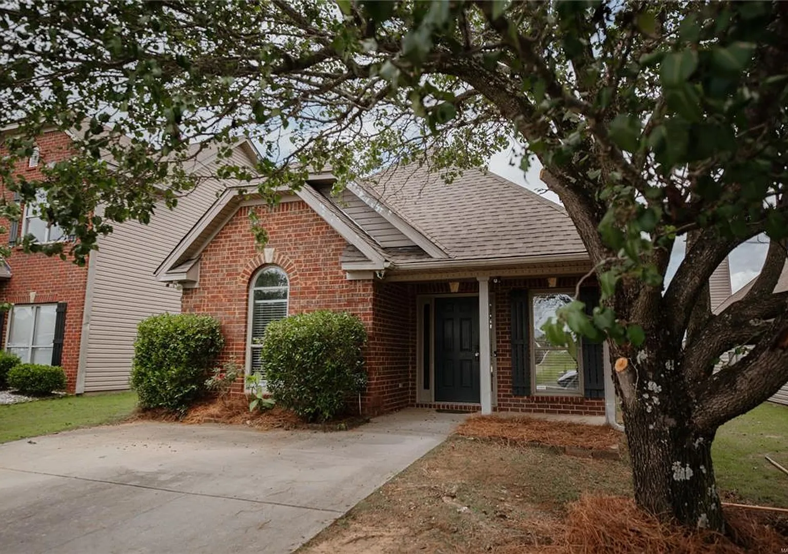 3 bed, 2.0 bath, 1291 sqft, $1,595 — Photo 1