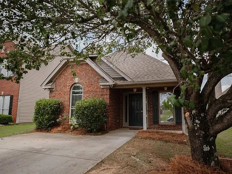 464 Park Lake Dr — Photo 1