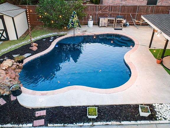 5th image of 595 Primrose Ln