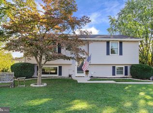 4 Paradise Ct, New Oxford, PA 17350