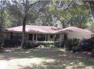 299 Sycamore Dr, Freeport, FL 32439