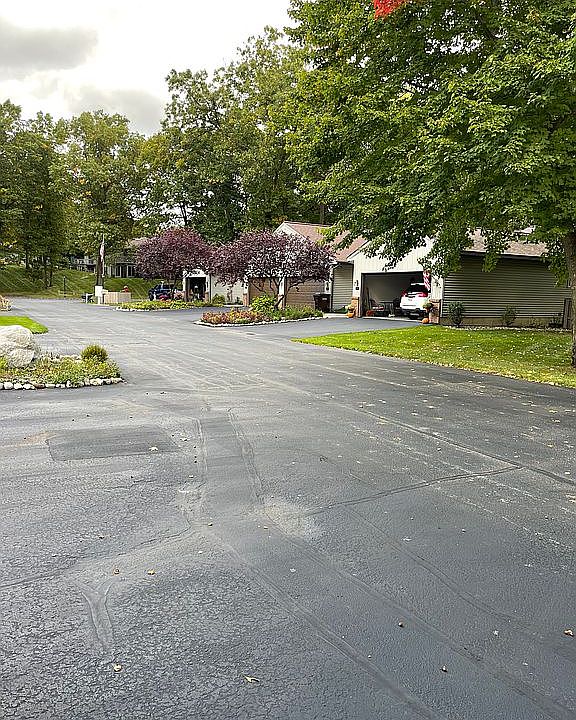 1st image of 833 Highbanks Dr