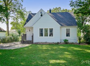 324 Grandview Dr, Round Lake Park, IL 60073