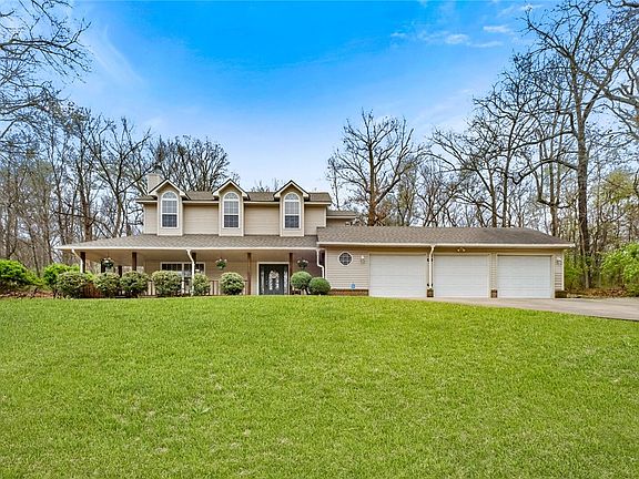 2nd image of 13830 Canterbury Ln