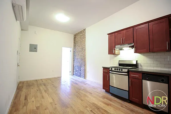 Rented by Next Door Realty NYC | media 16