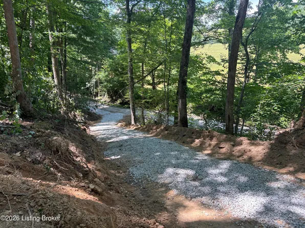 643 Pine Grove Rd, Beattyville, KY 41311