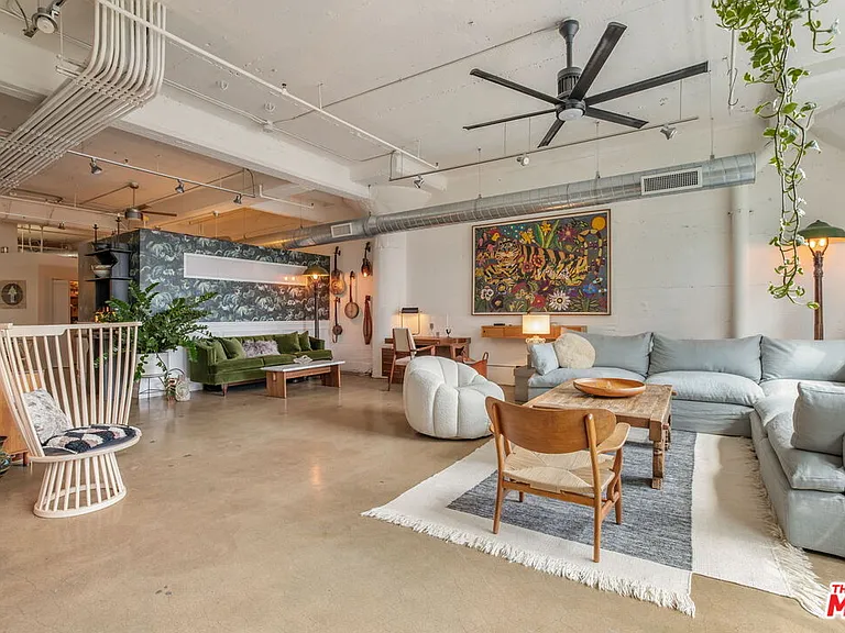530 Molino St #213 — Photo 4