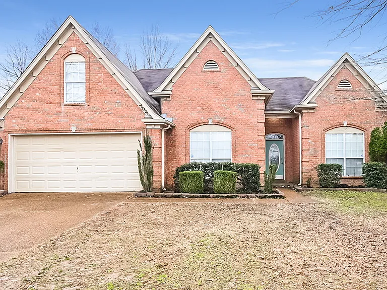 12829 Fox Bend Ln — Photo 1