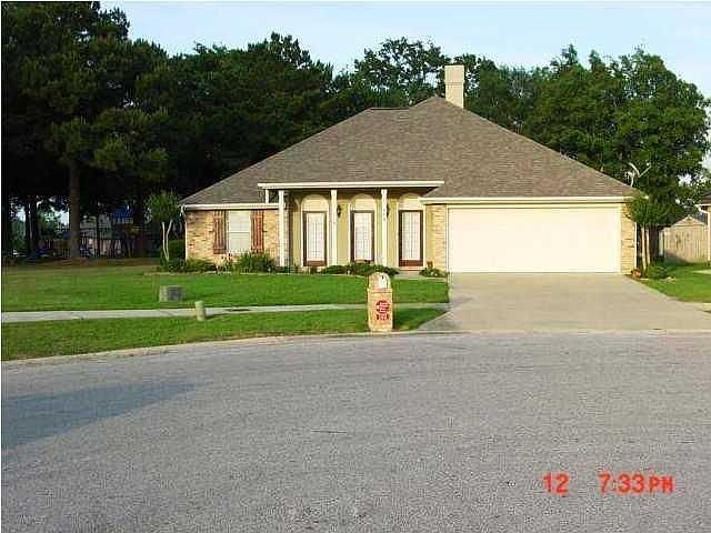 1st image of 102 Greenwich Pl