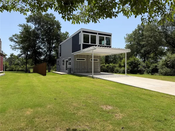 1232 Kennie Dr, Commerce, TX 75428
