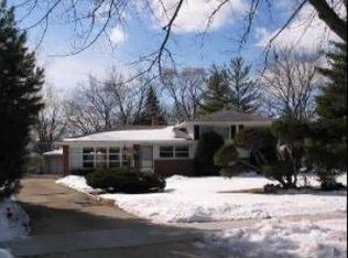 2801 Helen Dr, Glenview, IL