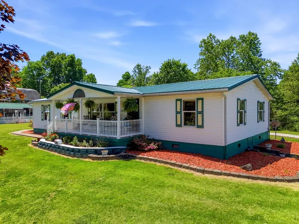 1215 Sleepy Acres Ln, Huntington, WV 25704
