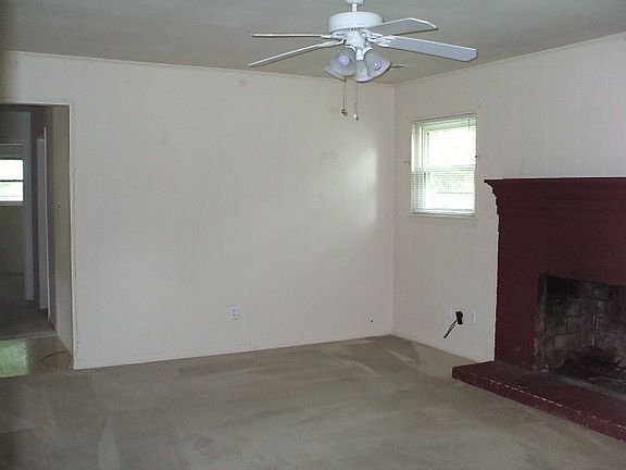 3rd image of 568 Old Colony Ln
