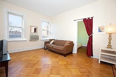 4th image of 265 E 7th St #4