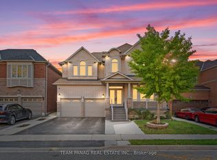 20 Lion Pride Ln, Brampton, ON L6R 3E4