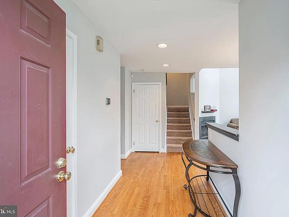 2nd image of 17 W Jonathan Ct #17