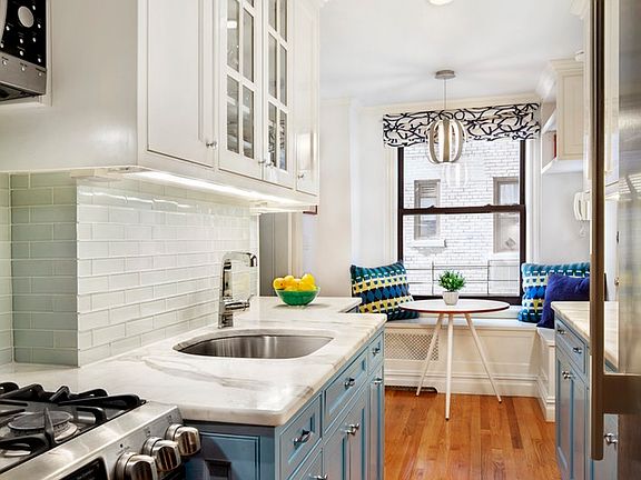 3rd image of 40 W 77th St #3A