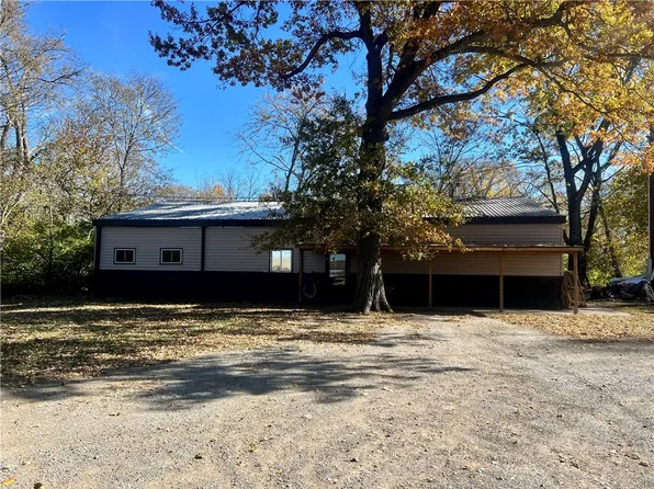 2175 Old Police Park Rd, Saint Joseph, IL 61873