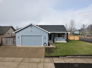 6023 Mondavi Ln, Eugene, OR 97402