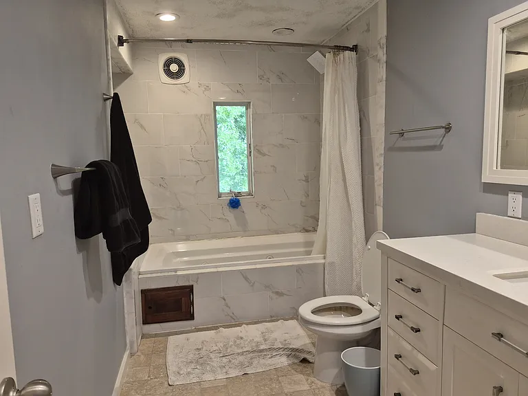 Primary Full Bathroom